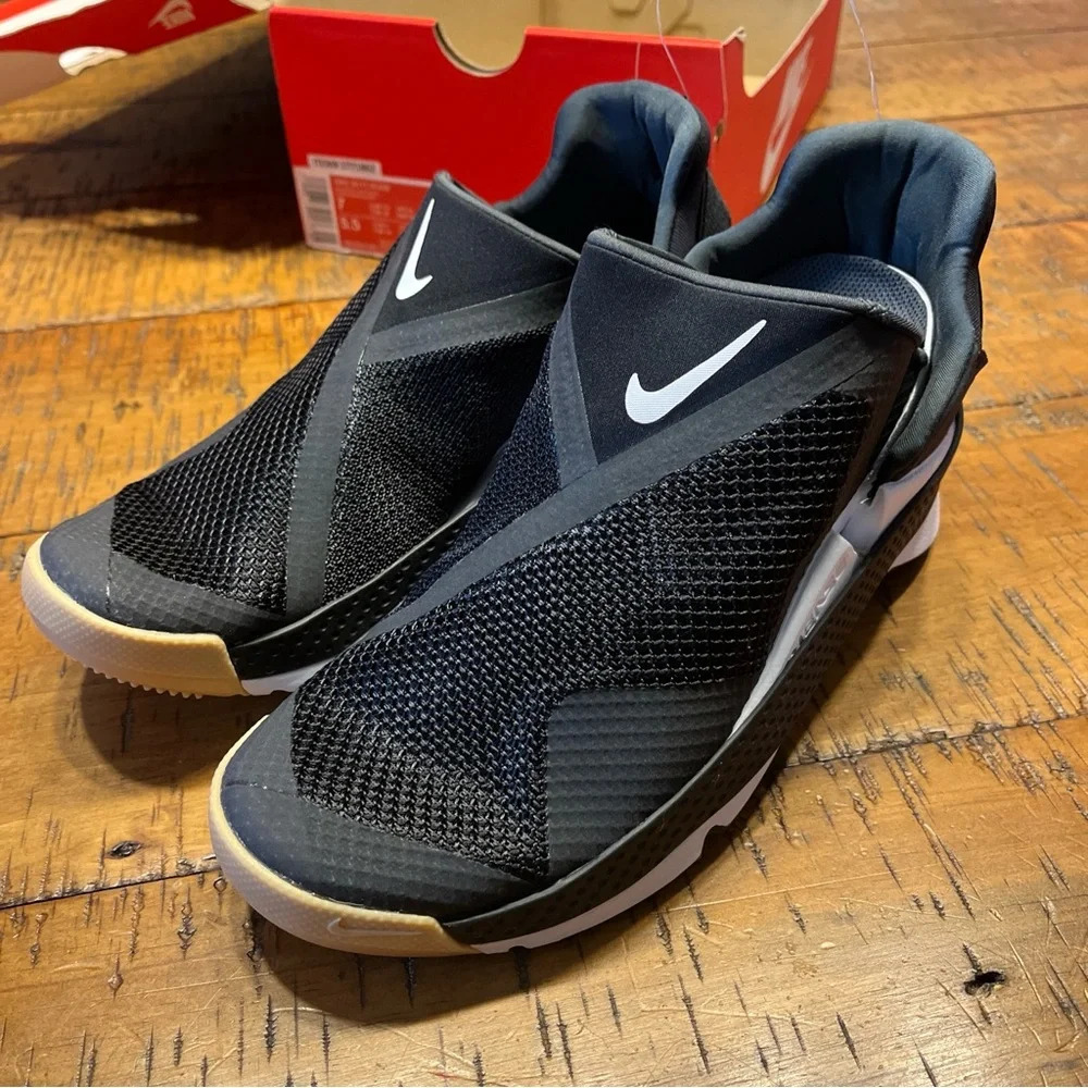 NIKE Go FlyEase Black White Easy On/Off Shoes DR5540 002